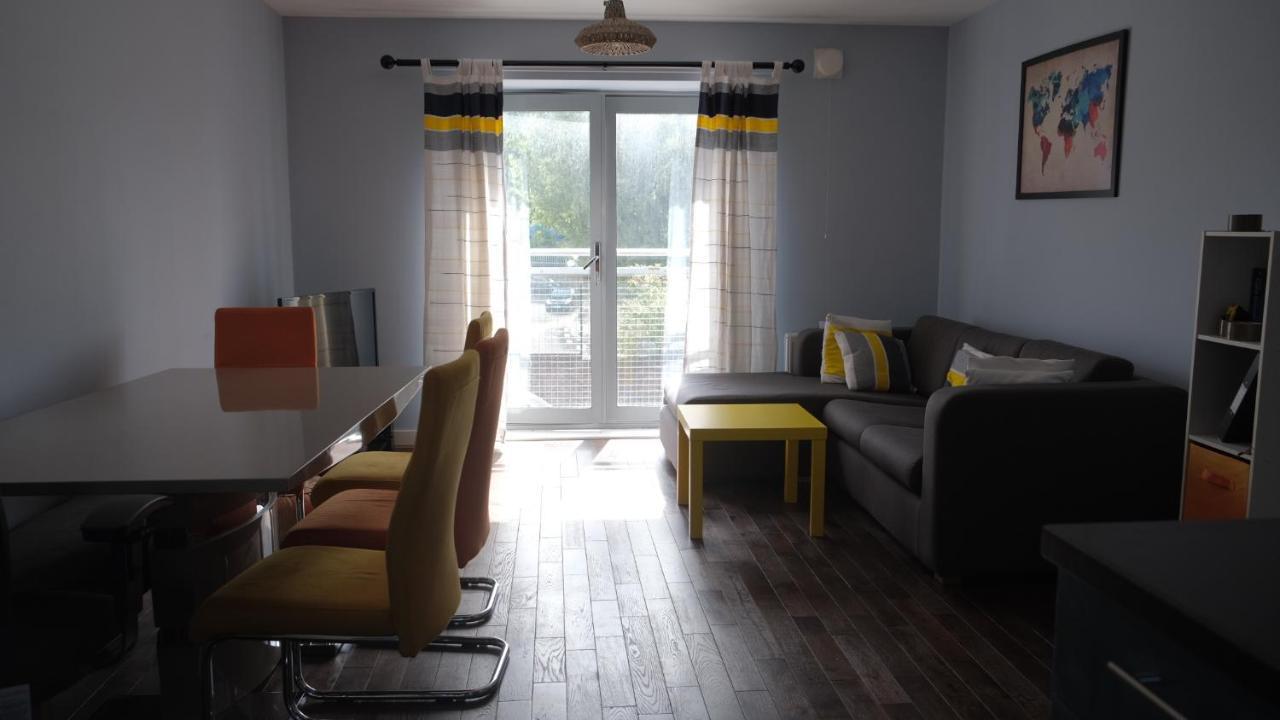 Spacious 1-Bed Flat In North Kensington Londra Esterno foto