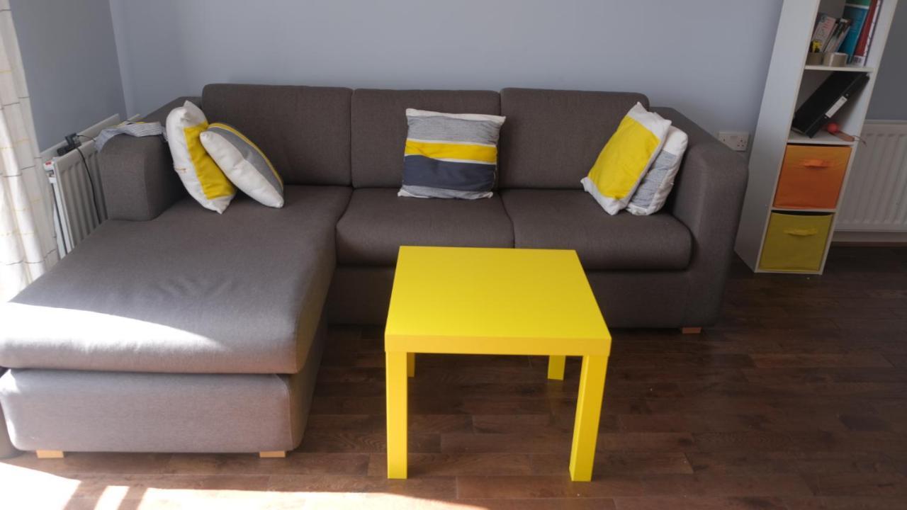 Spacious 1-Bed Flat In North Kensington Londra Esterno foto